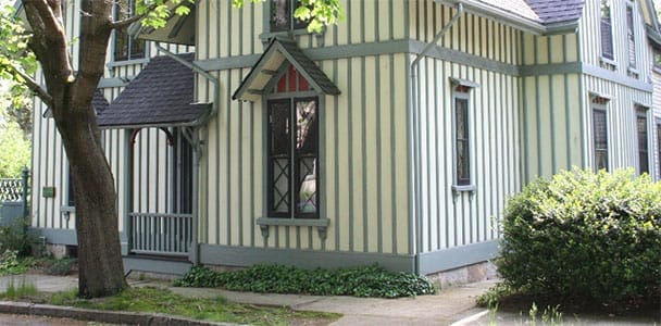 How To Repair Board-and-Batten Siding: A Comprehensive Guide