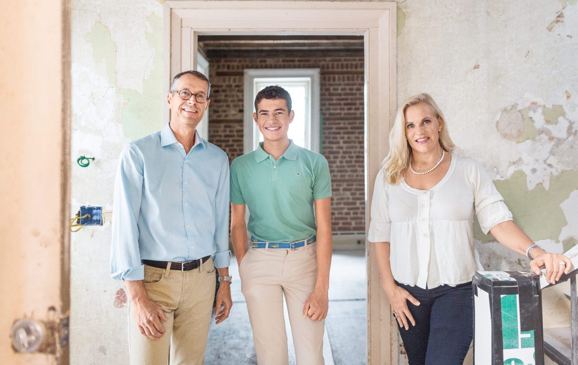 Scott and Kathleen Edwards family portrait with their 15-year-old son.