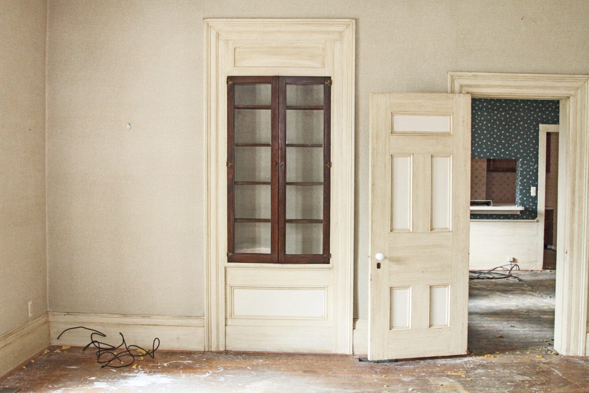 Built-in cupboard in the dining room.