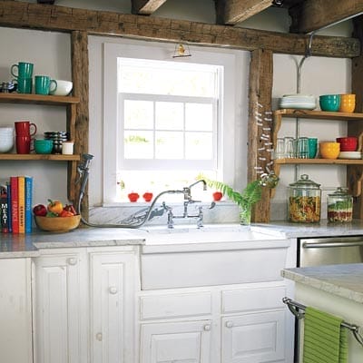 Apron-front sink in the kitchen