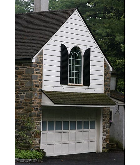 A house with top half gables.