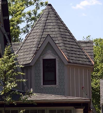 Eight-sided octagonal roof.