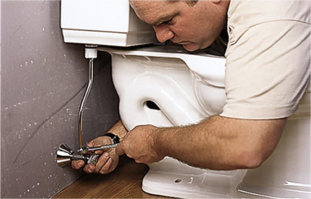Image of tightening of the supply line