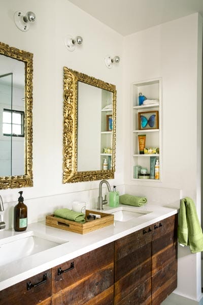 a curved backsplash