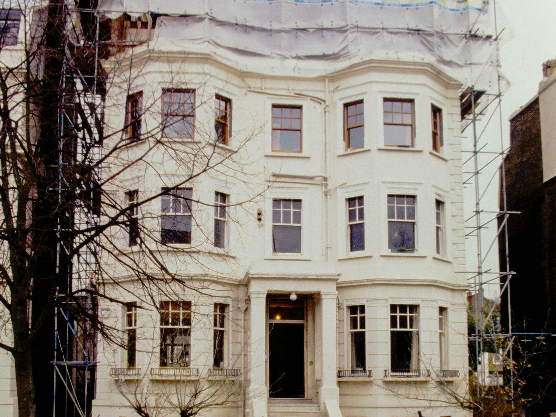 Season-13_London-House-2.0