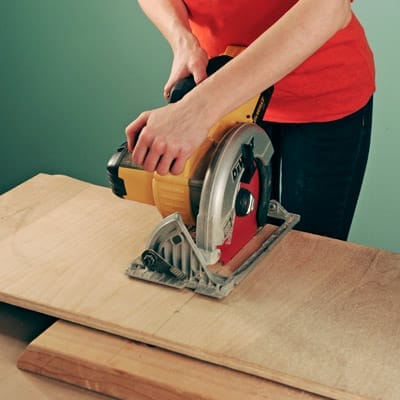 using a table saw to cut plywood