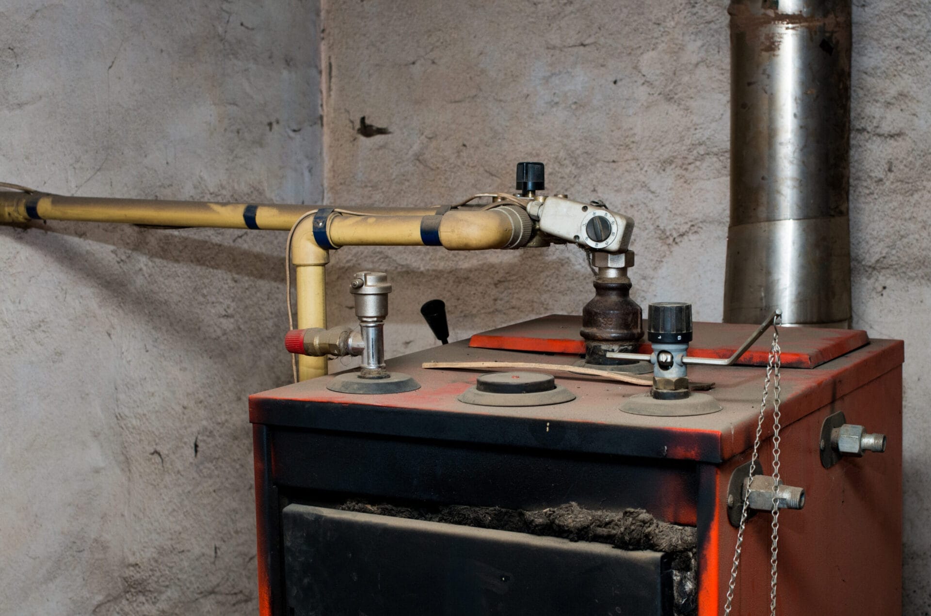 Furnace_iStock_914652598