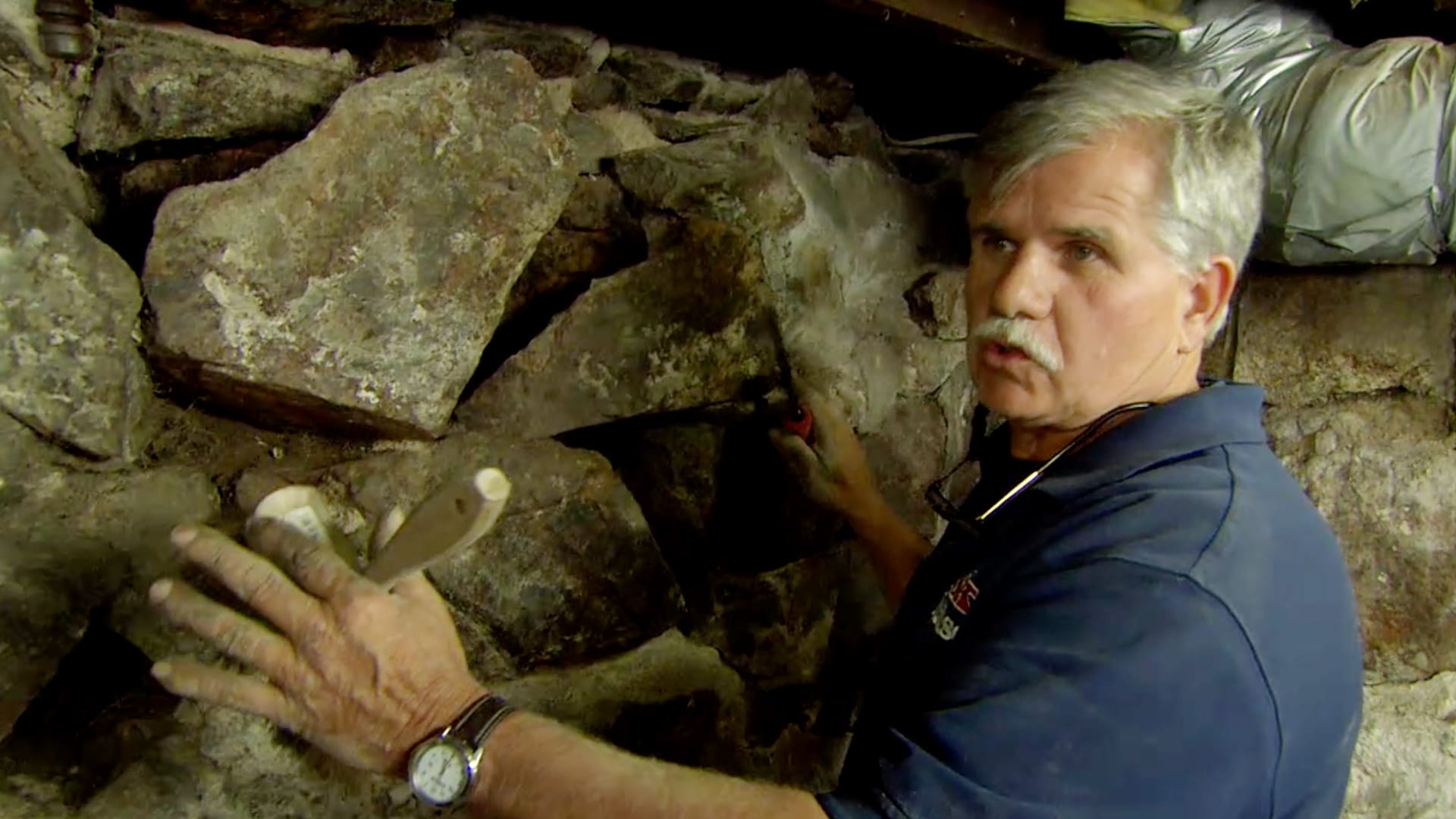 How to Repoint a Stone Foundation