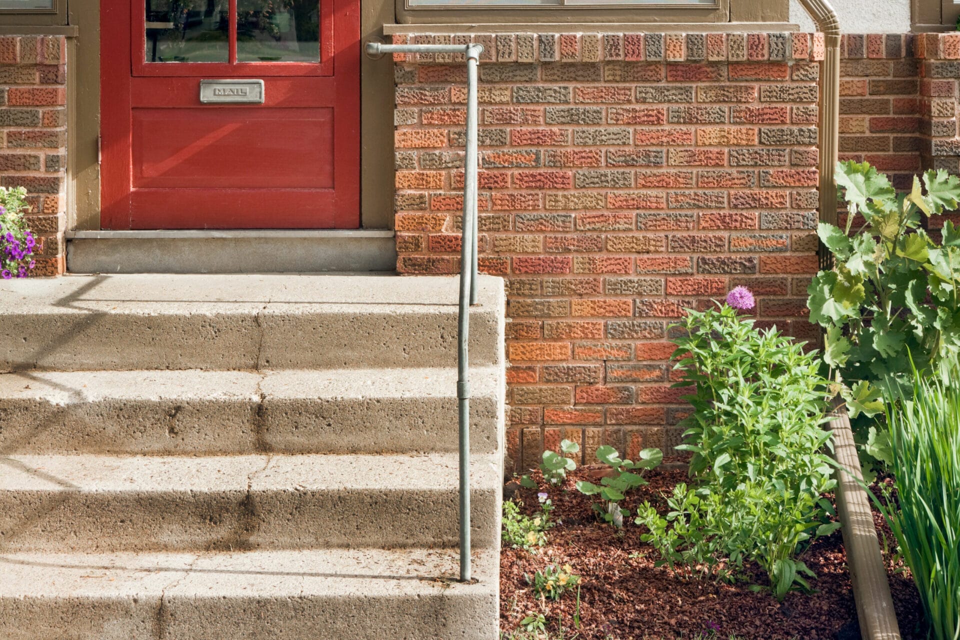 ConcreteStairs_iStock_182788471