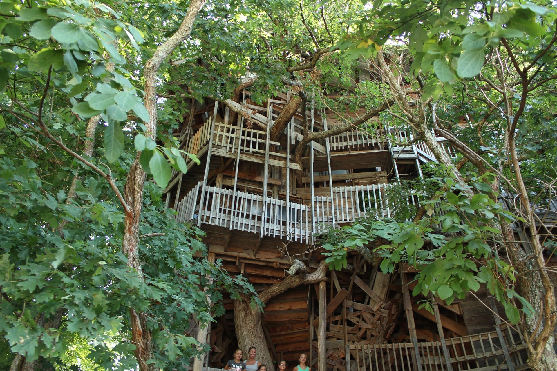 Image of an amazing, intricate treehouse in Crossville, Tennessee