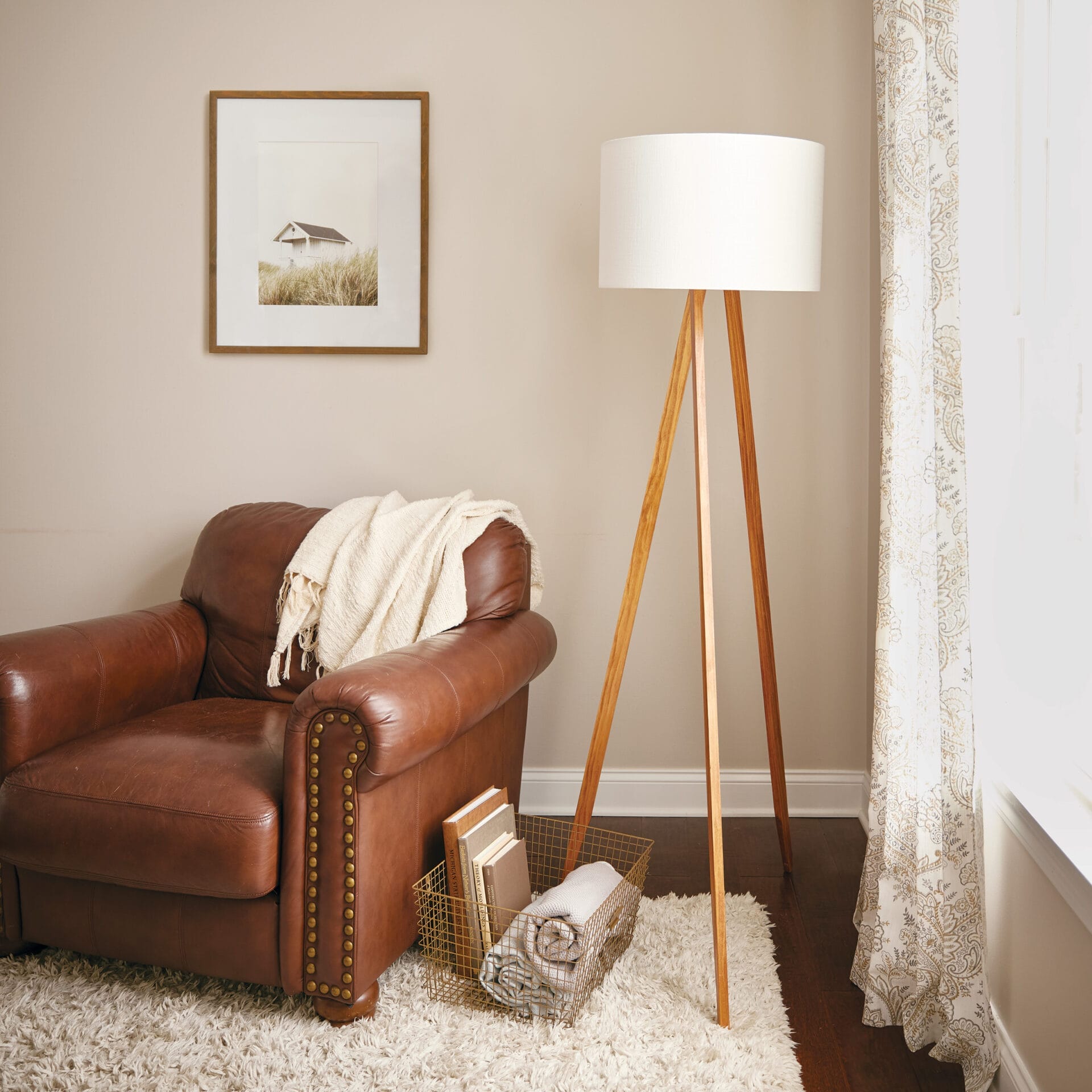 IDÉE　TRIPOD FLOOR LAMP　IDÉE How to Build a DIY Tripod Lamp - This Old House