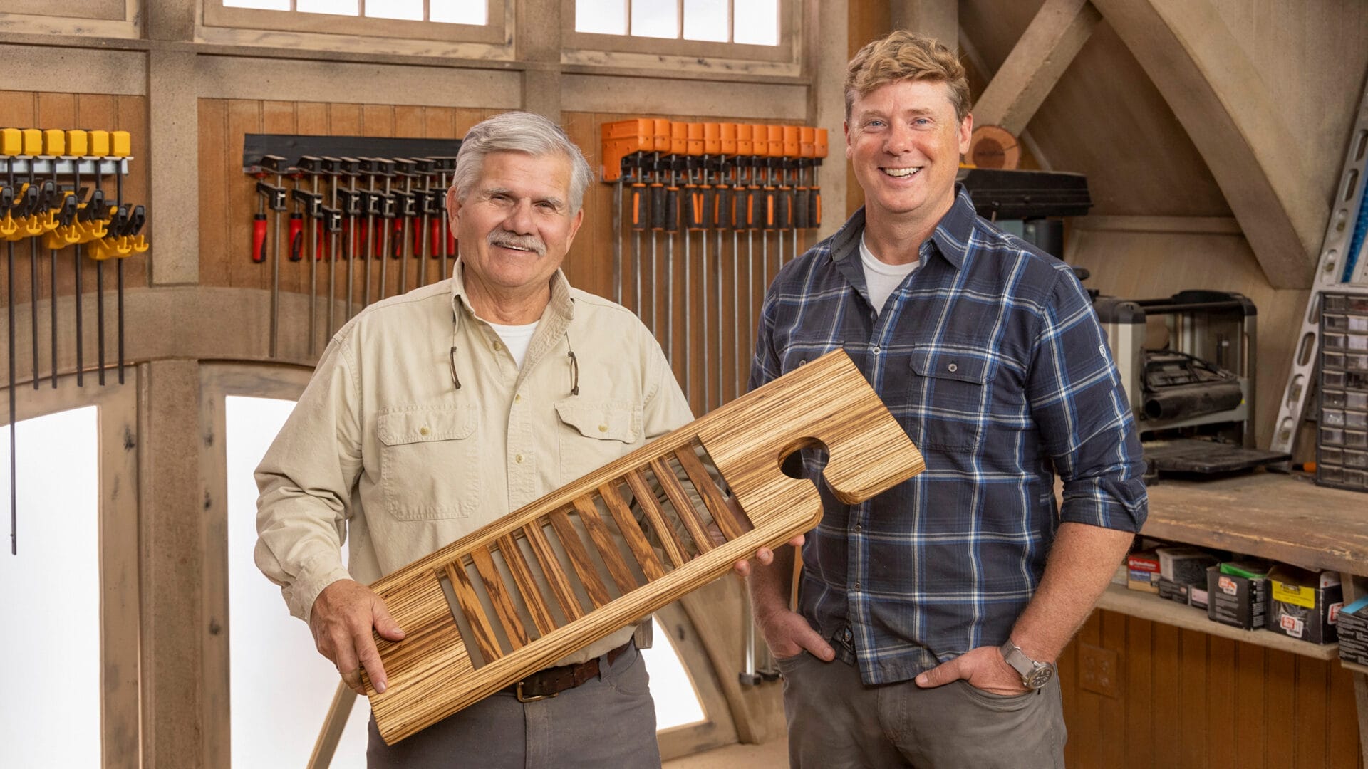 S21 E17, Tom Silva and Kevin O'Connor build a bath tub tray