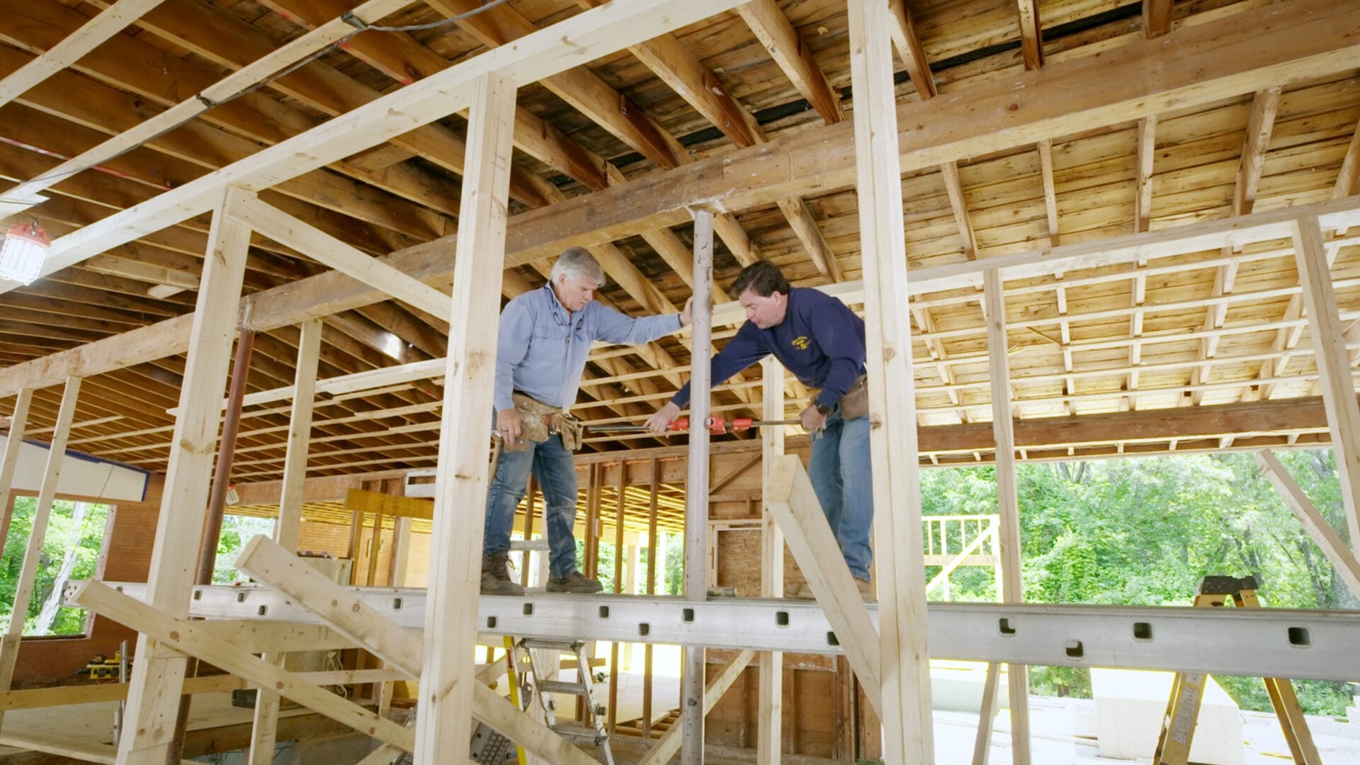S45 E4: Tom and Charlie Silva remove a lally column
