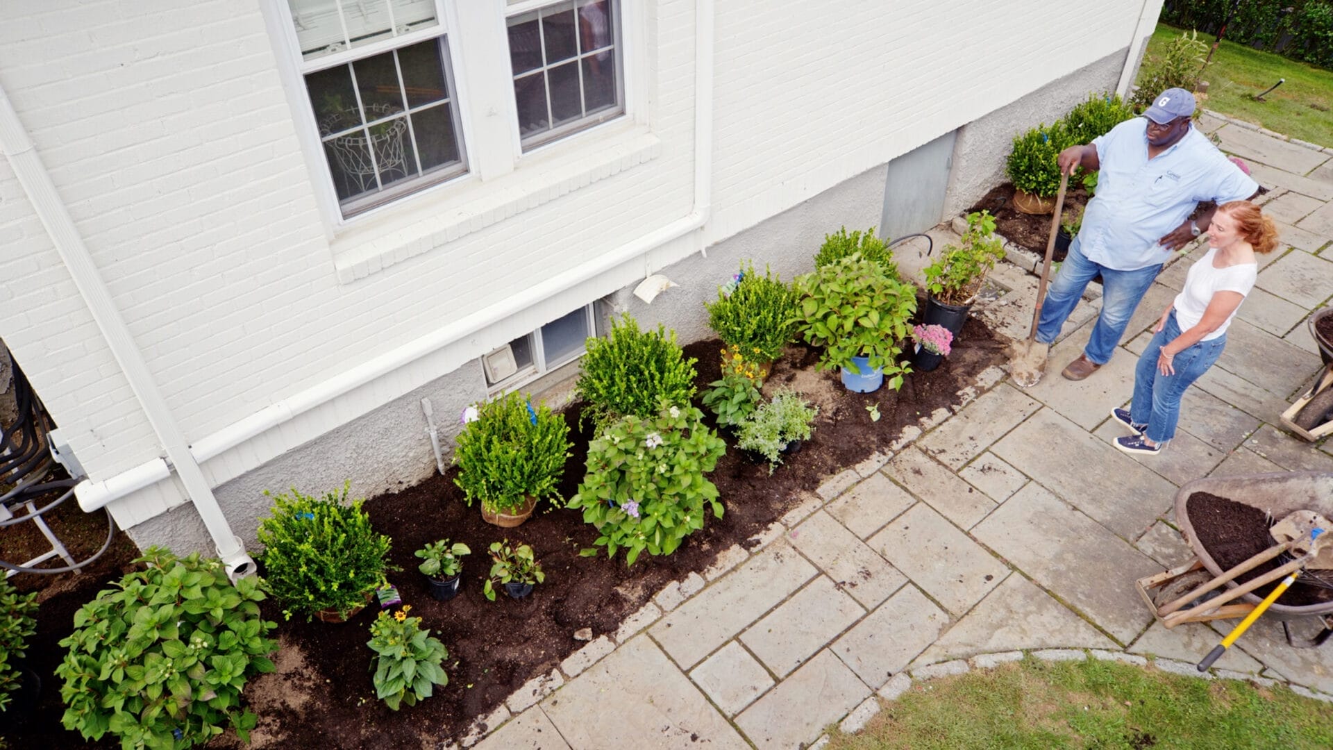S22 E23: Lee Gilliam gives new life to a garden bed