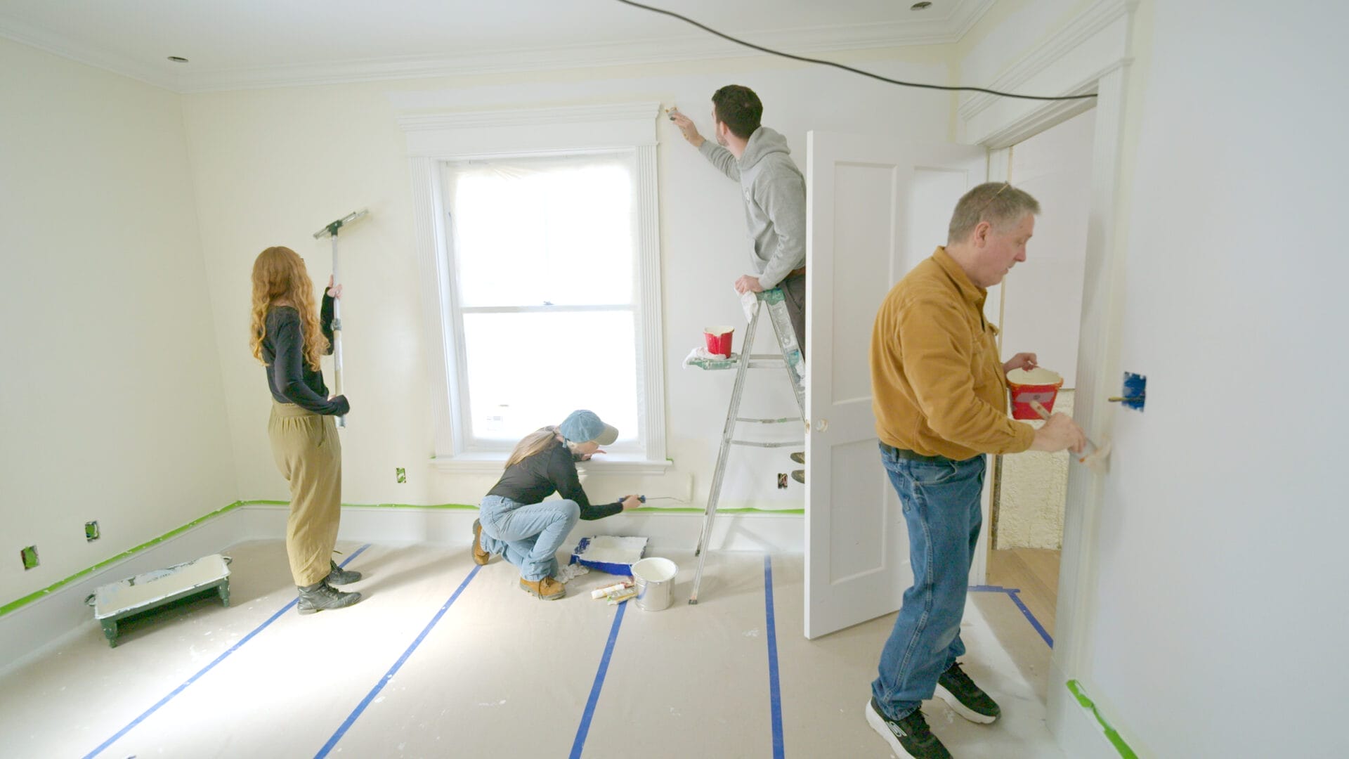 S46 E24: The Westford homeowner family paints a room together