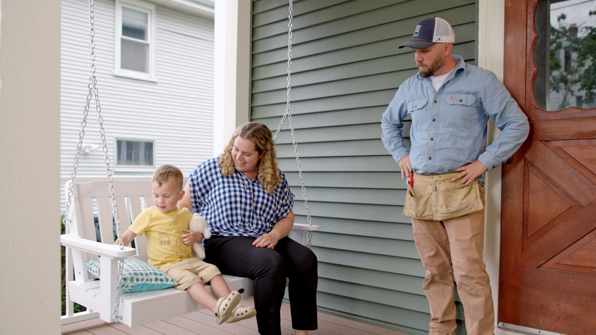 S24 E16: Nathan Gilbert installs a porch swing