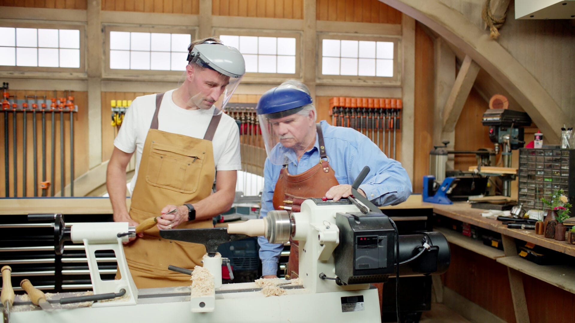 S24 E22: Tom Silva and Zack Dettmore build a wooden vase
