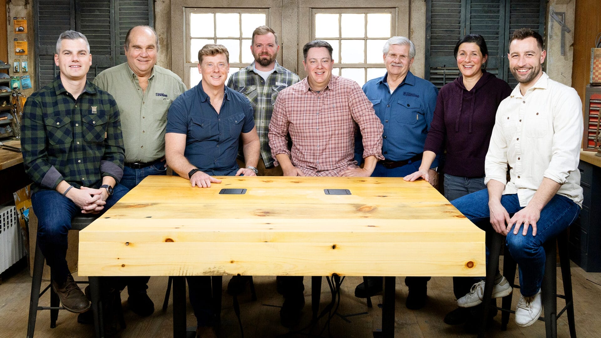 S24 E23: Ross Trethewey, Richard Trethewey, Kevin O'Connor, Nathan Gilbert, Heath Eastman,Tom Silva, Jenn Nawada, and Zack Dettmore meet to talk about the best ways to vet a contractor for a project at your home